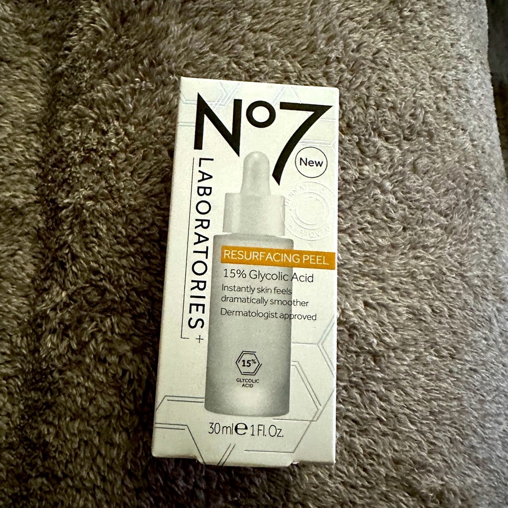 No 7 Resurfacing Peel